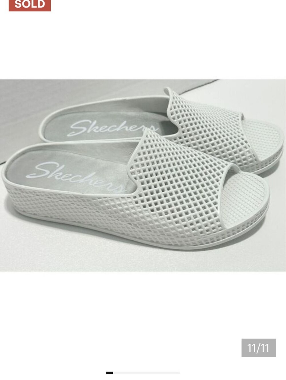 Skechers Plastic Waffle Design Open Toe Slides‎ Wedge Sandals White  Narrow Sz 7